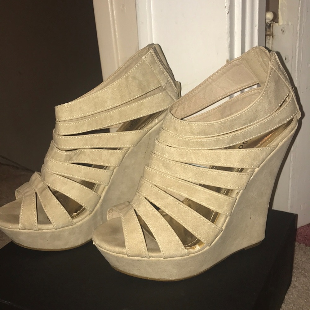 Wedged heel